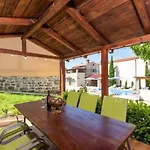 Holiday Houses Luan